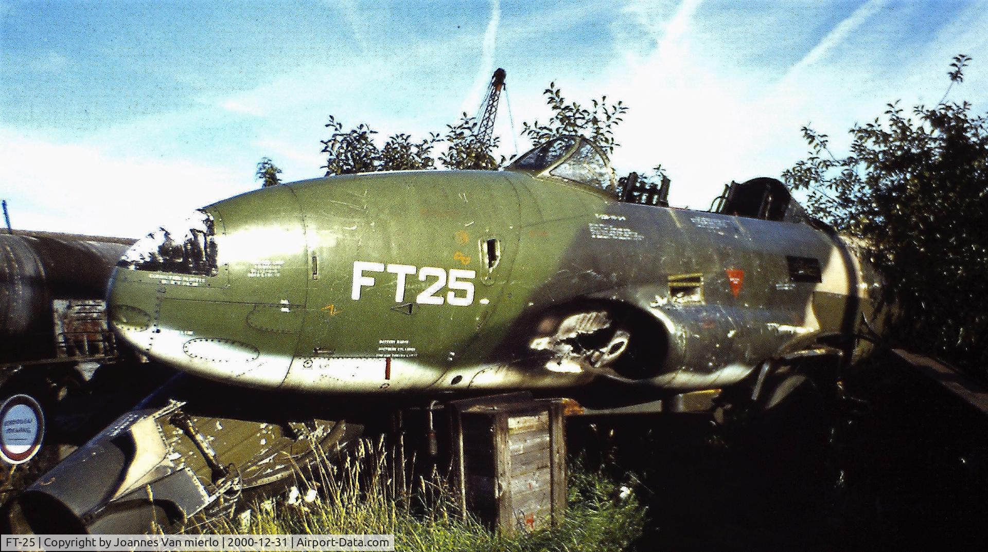 FT-25, 1953 Lockheed T-33A-1-LO Shooting Star C/N 580-9063, Scrapyard Kalken '80s slide scan
