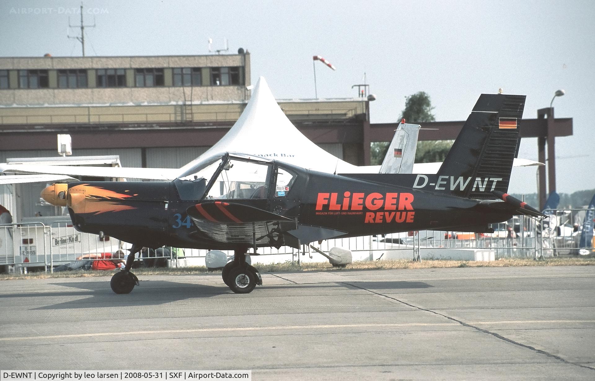 D-EWNT, Zlin Z-42M C/N 0062, Berlin ILA 31.5.2008