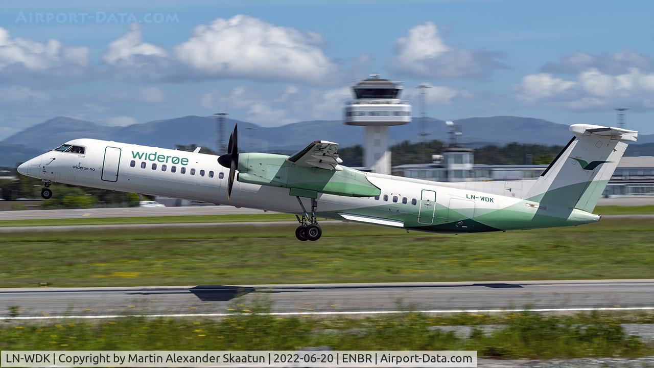 LN-WDK, 2010 De Havilland Canada DHC-8-402Q Dash 8 C/N 4337, Takeoff rwy. 35.