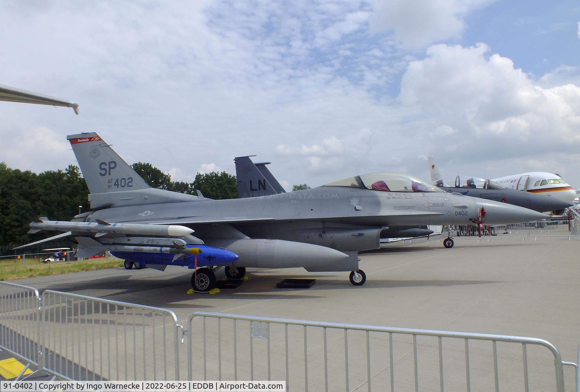 91-0402, General Dynamics F-16CM Fighting Falcon C/N CC-100, General Dynamics F-16CM Fighting Falcon of the USAF at ILA 2022, Berlin
