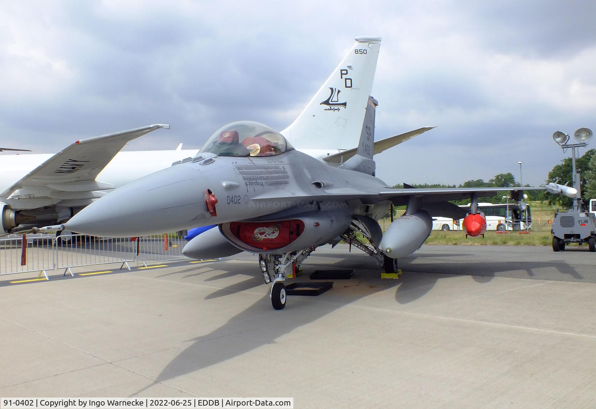 91-0402, General Dynamics F-16CM Fighting Falcon C/N CC-100, General Dynamics F-16CM Fighting Falcon of the USAF at ILA 2022, Berlin