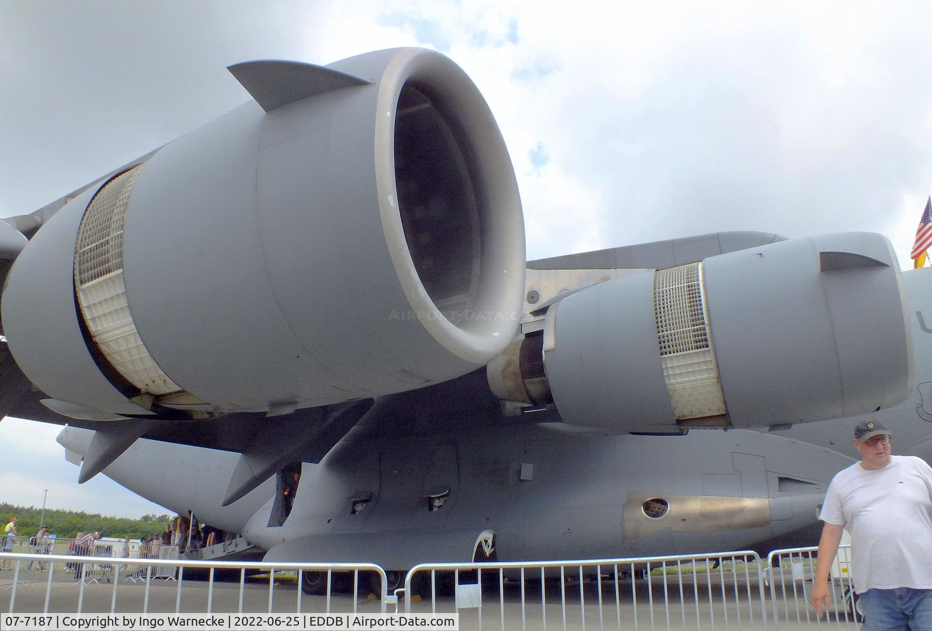 07-7187, 2007 Boeing C-17A Globemaster III C/N P-187, Boeing C-17A Globemaster III of the USAF at ILA 2022, Berlin