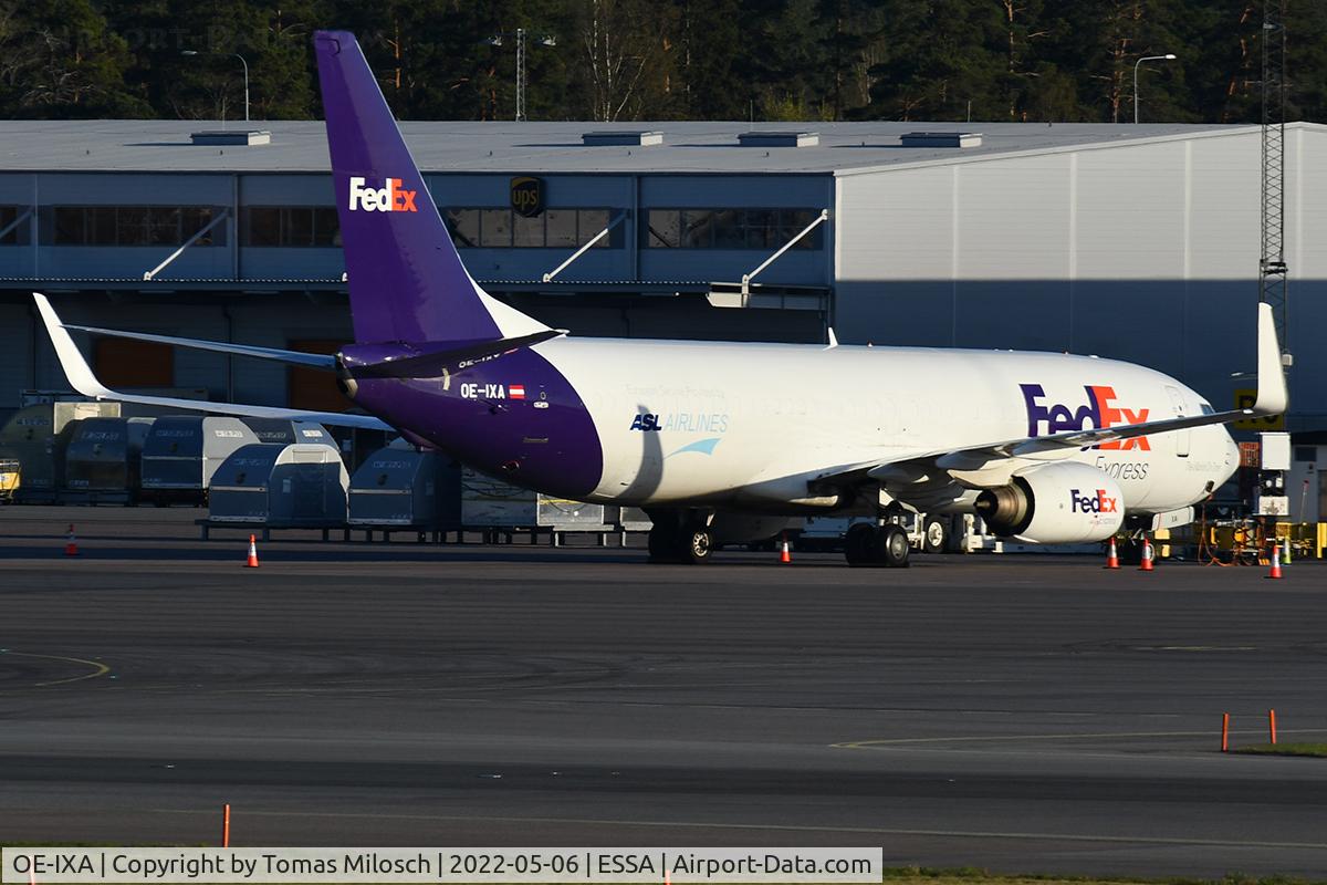 OE-IXA, 2006 Boeing 737-8AS C/N 33604, 