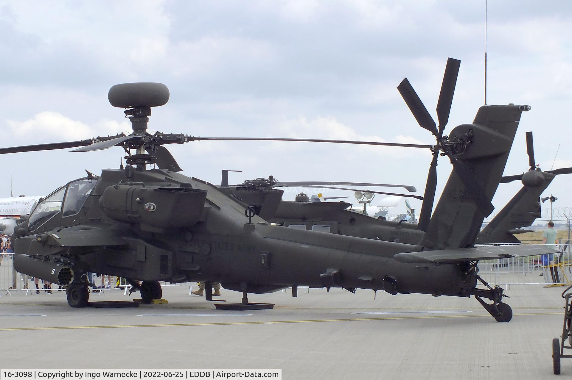 16-3098, 2016 Boeing AH-64E C/N NM098, Boeing AH-64E Apache Guardian of the US Army at ILA 2022, Berlin