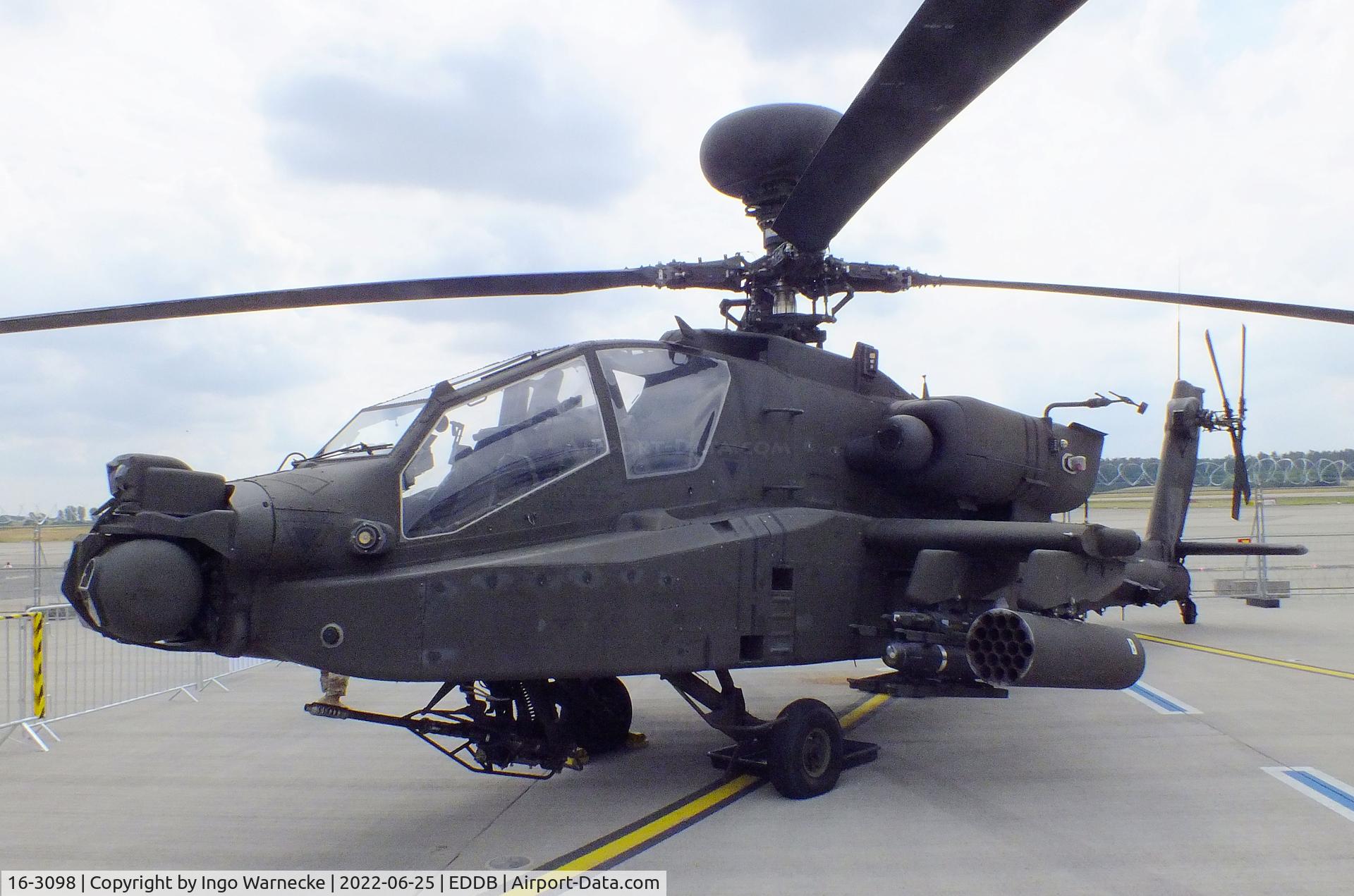 16-3098, 2016 Boeing AH-64E C/N NM098, Boeing AH-64E Apache Guardian of the US Army at ILA 2022, Berlin
