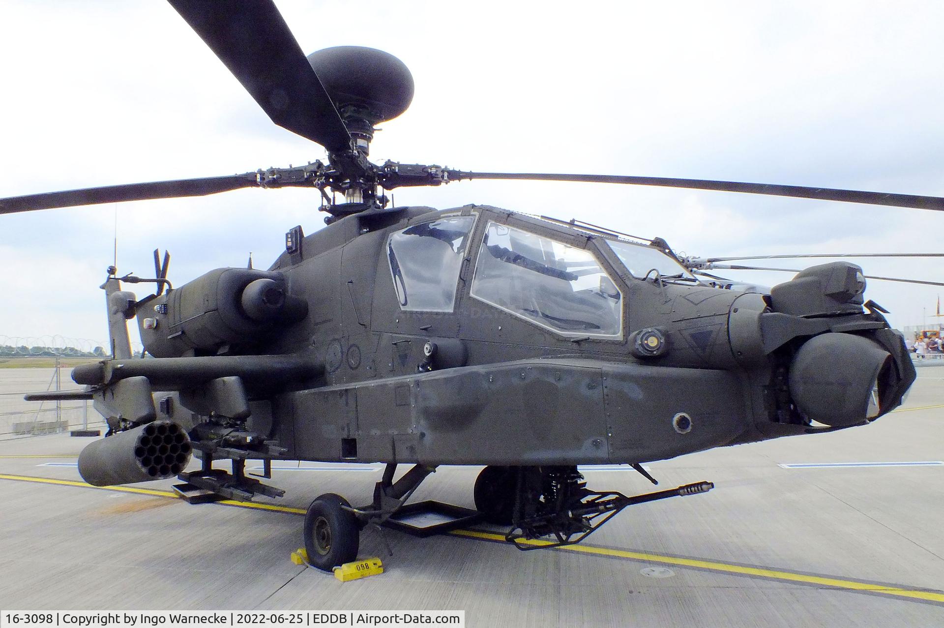 16-3098, 2016 Boeing AH-64E C/N NM098, Boeing AH-64E Apache Guardian of the US Army at ILA 2022, Berlin