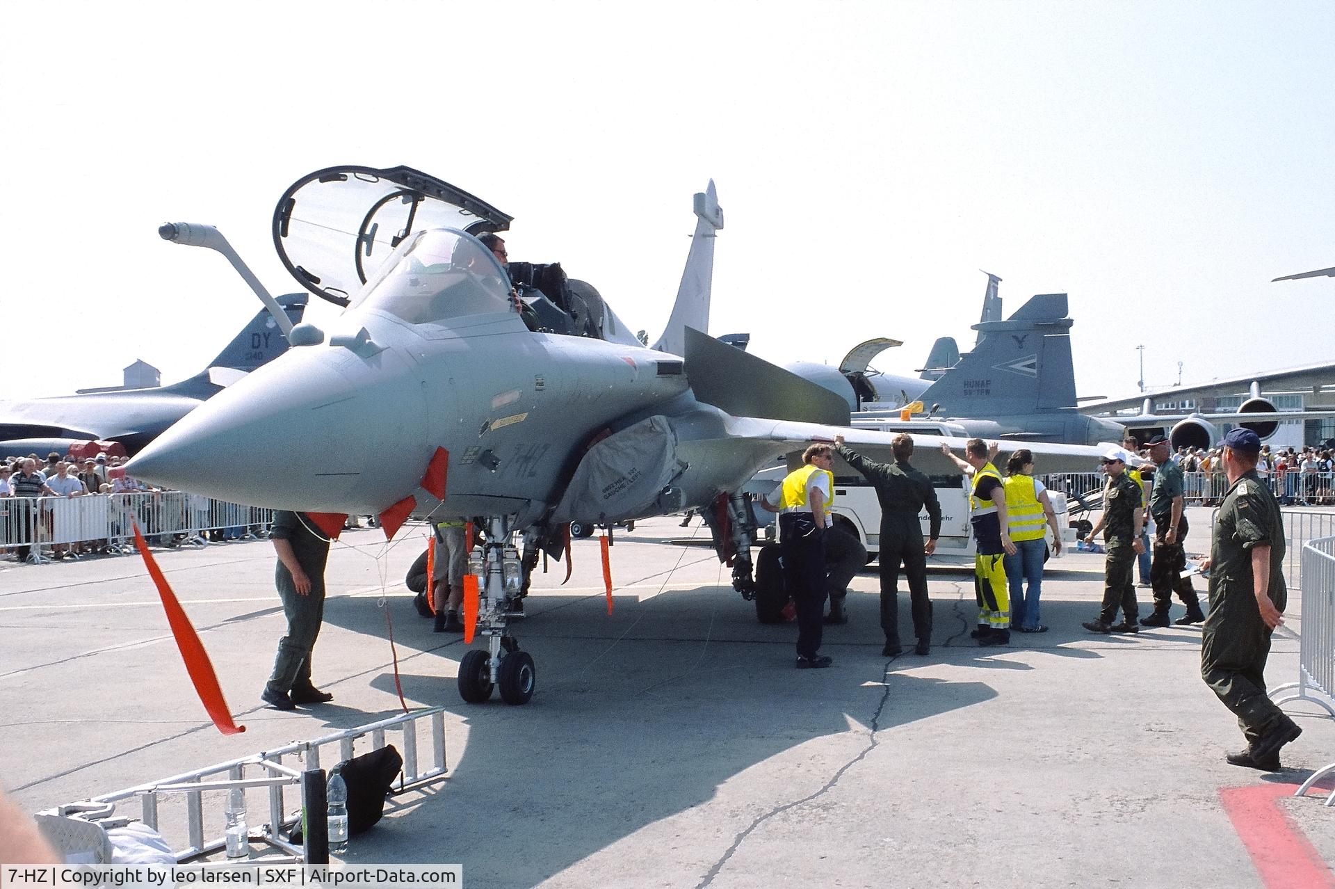 7-HZ, 2007 Dassault Rafale B C/N 327, Berlin ILA 31.5.2008