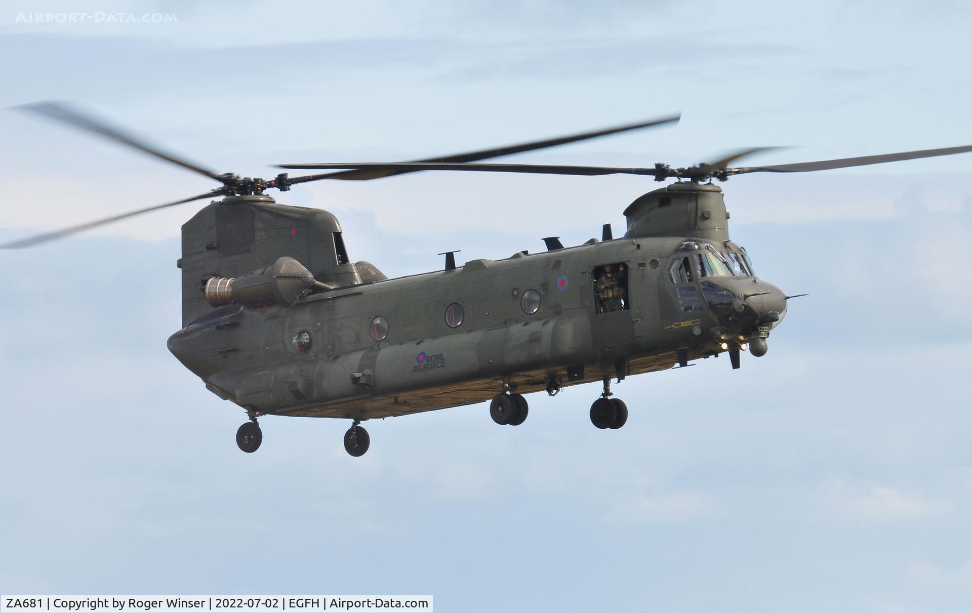 ZA681, Boeing Vertol Chinook HC.4 C/N MA012/M7002, RAF helicopter of the Chinook Display Team.