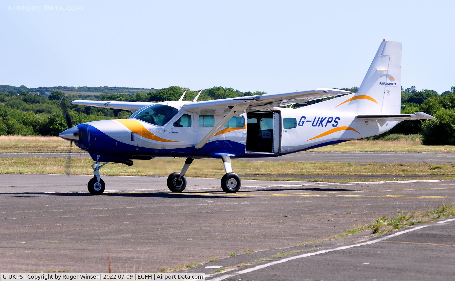 G-UKPS, 2007 Cessna 208 Caravan 1 C/N 20800423, Recently resident Caravan used to lift Skydive Swansea skydivers returning to base.