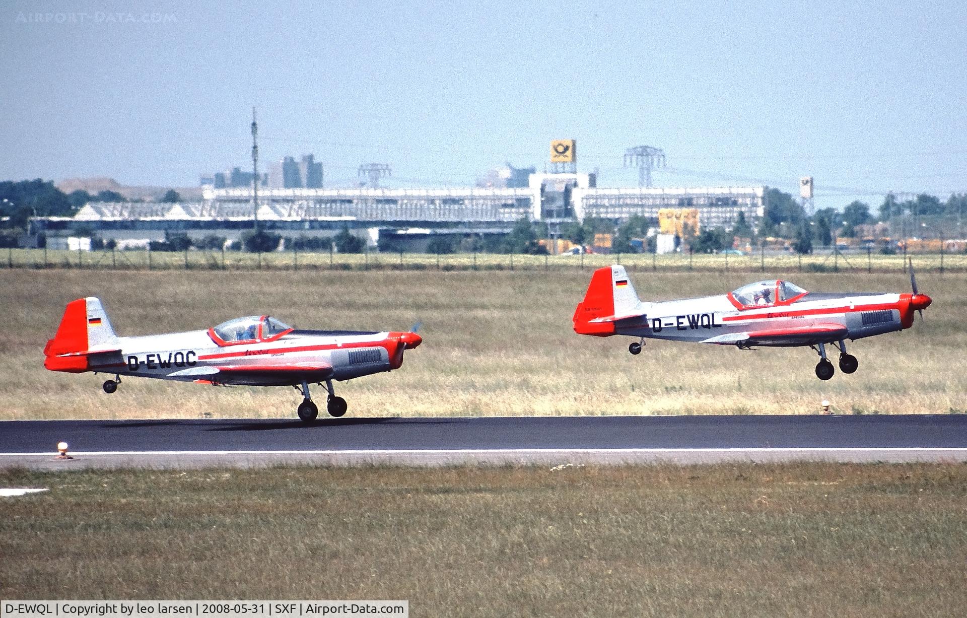 D-EWQL, 1972 Zlin Z-526AFS Acrobat C/N 1217, Berlin ILA 31.5.2008