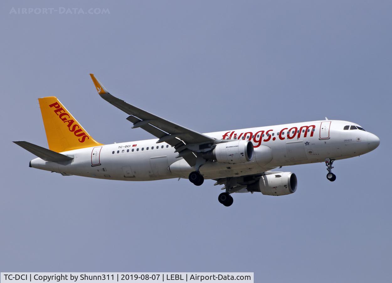 TC-DCI, 2015 Airbus A320-216 C/N 6666, Landing rwy 07L