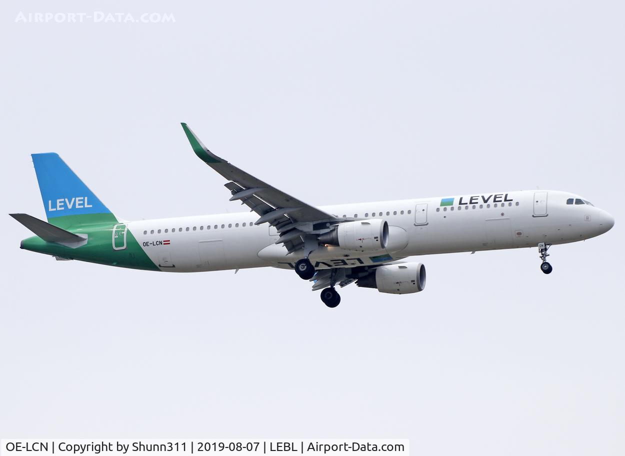 OE-LCN, 2015 Airbus A321-211 C/N 6454, Landing rwy 07L