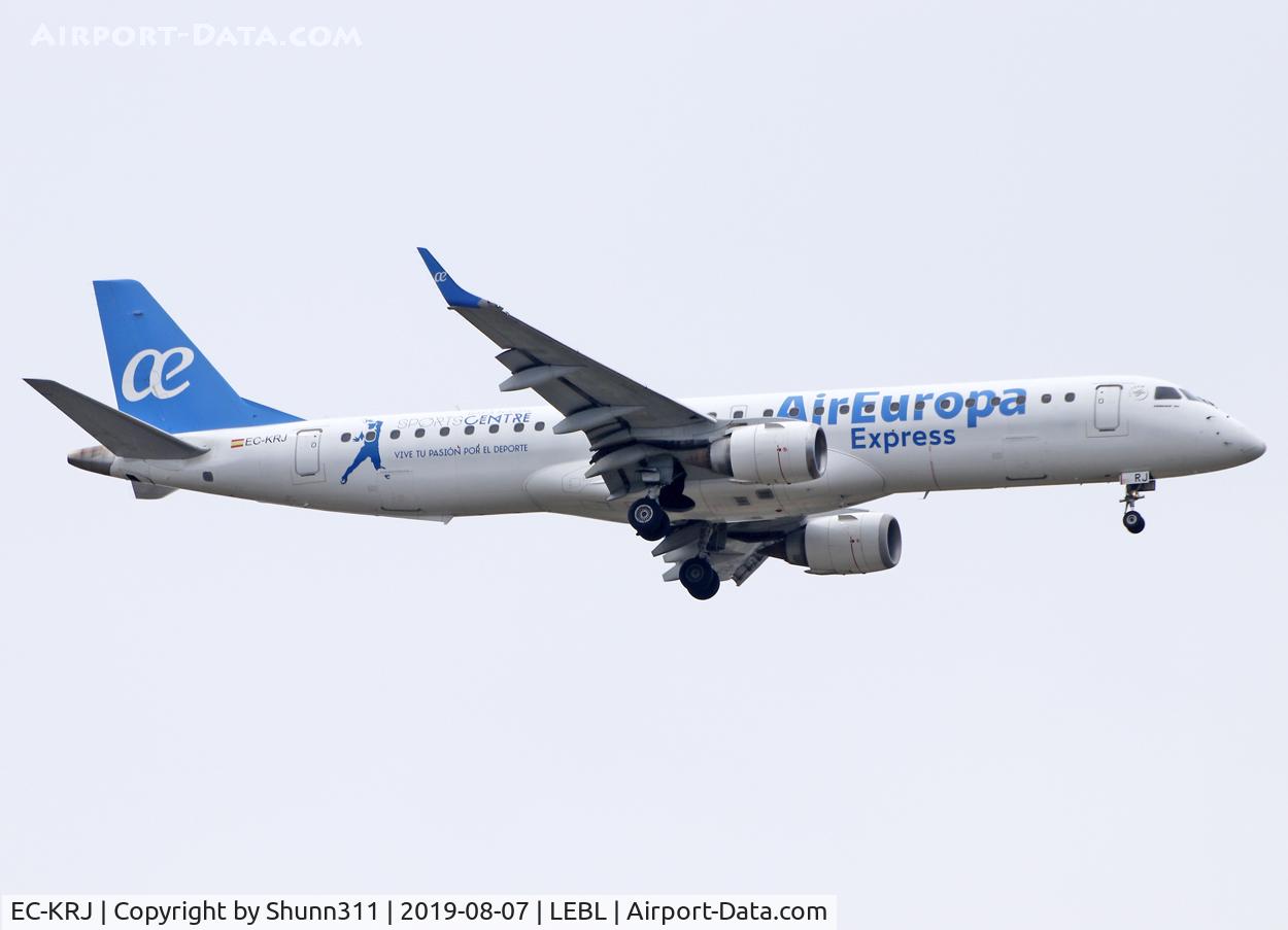 EC-KRJ, 2008 Embraer 195LR (ERJ-190-200LR) C/N 19000196, Landing rwy 07L in special c/s