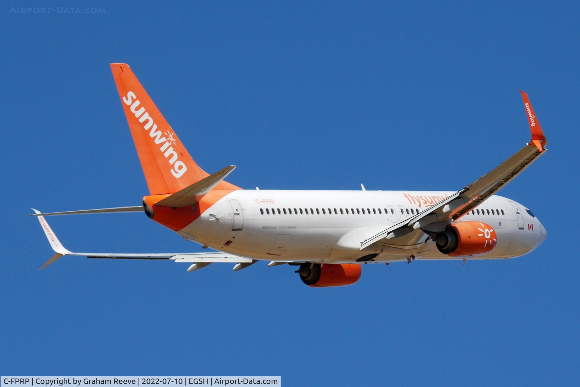 C-FPRP, 2015 Boeing 737-8FH C/N 39959, Departing from Norwich.