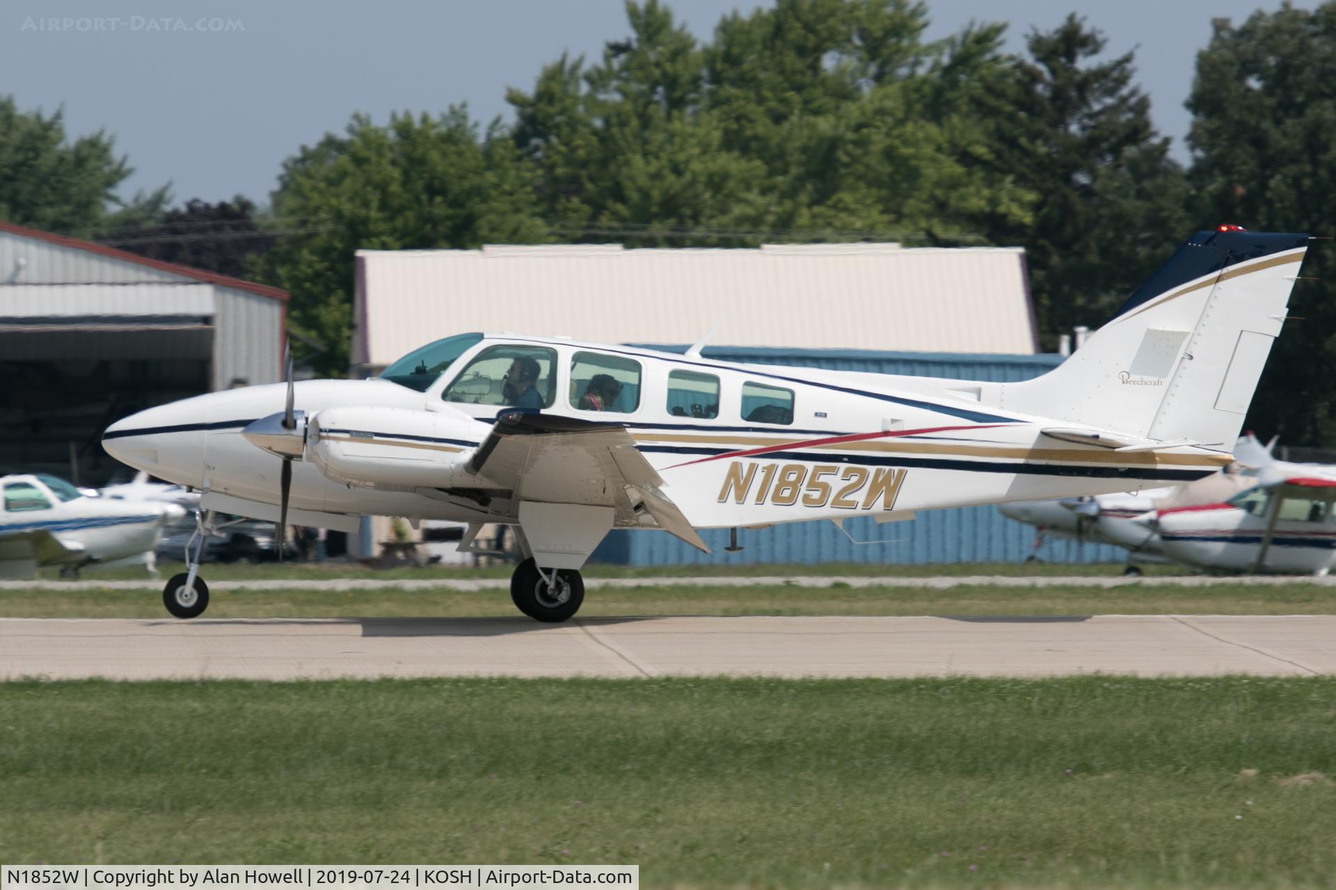 N1852W, 1973 Beech 58 Baron C/N TH-329, At AirVenture 2019