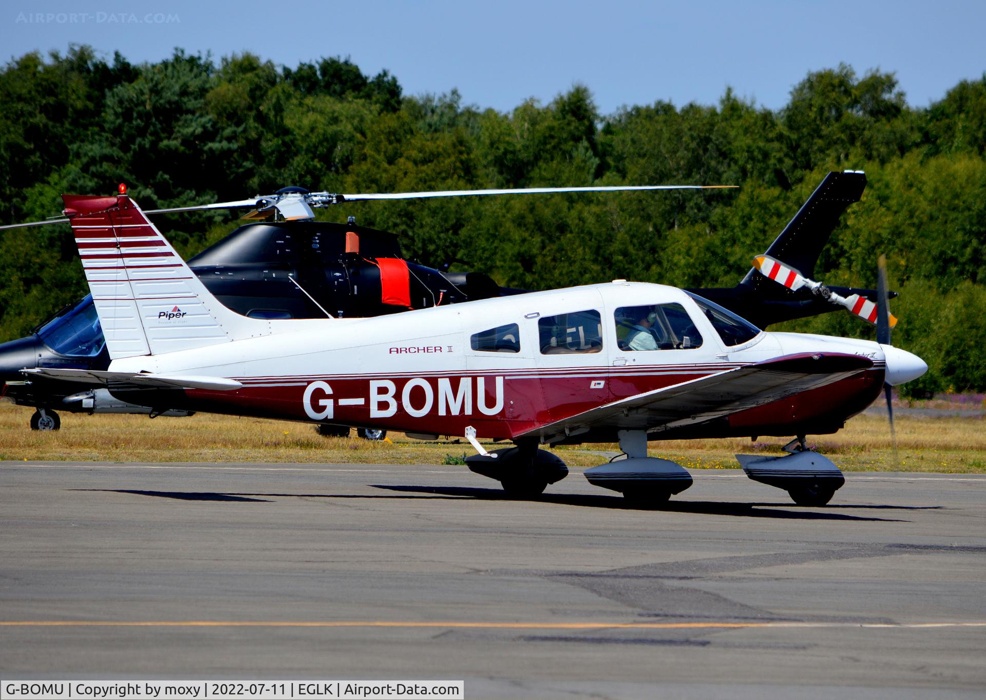 G-BOMU, 1977 Piper PA-28-181 Cherokee Archer II C/N 28-7790318, Piper PA-28-181 Cherokee Archer II at Blackbushe. Ex N1631H
