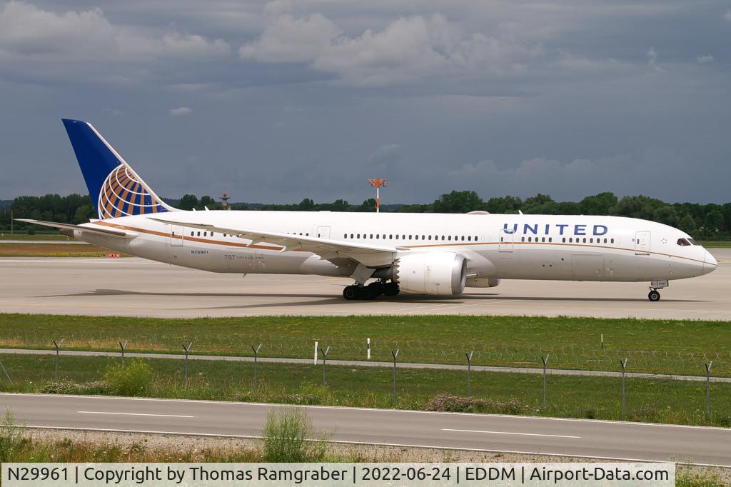N29961, 2015 Boeing 787-9 Dreamliner Dreamliner C/N 37811, United Airlines Boeing 787-9 Dreamliner