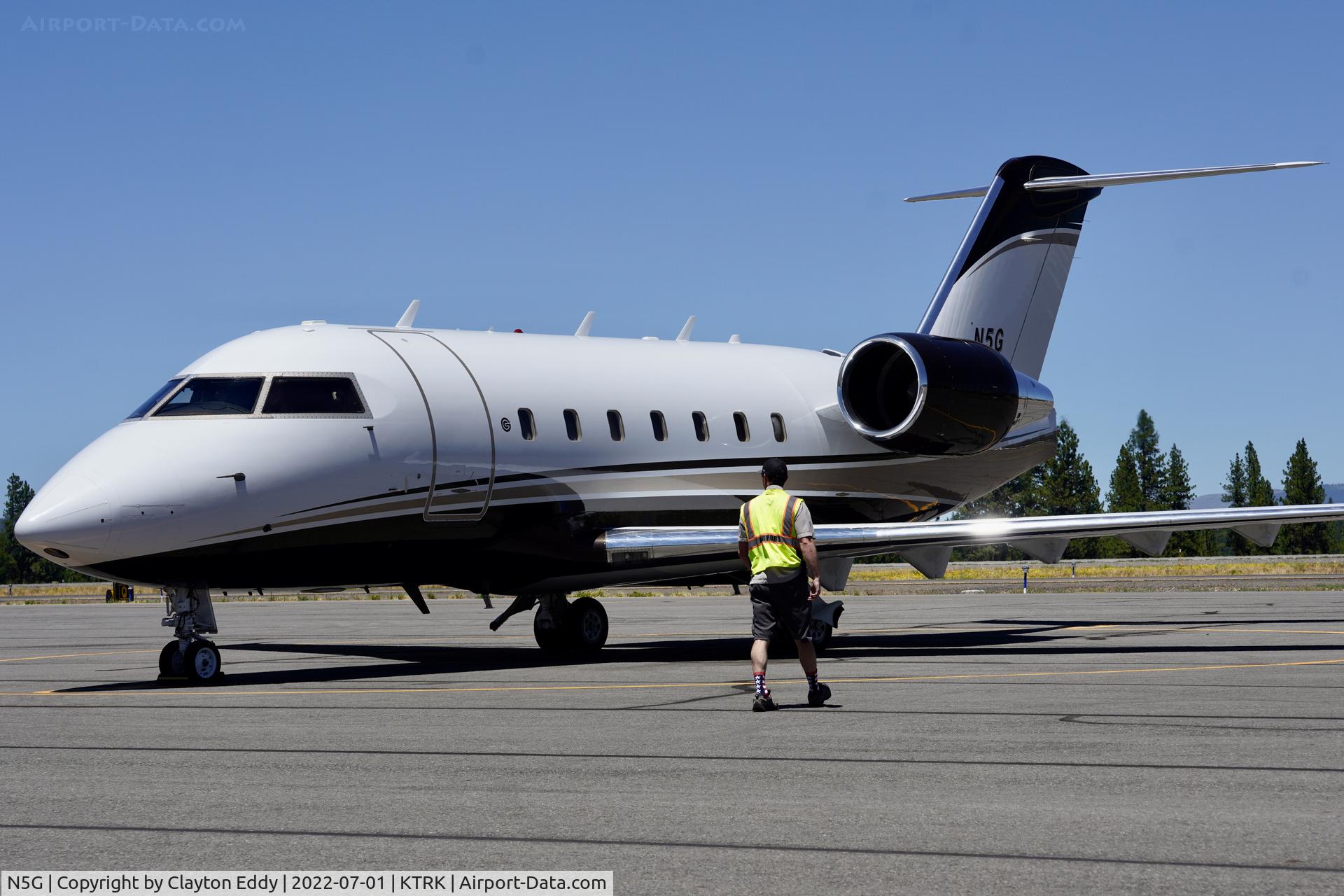 N5G, 1999 Bombardier Challenger 604 (CL-600-2B16) C/N 5423, Truckee airport in California 2022.