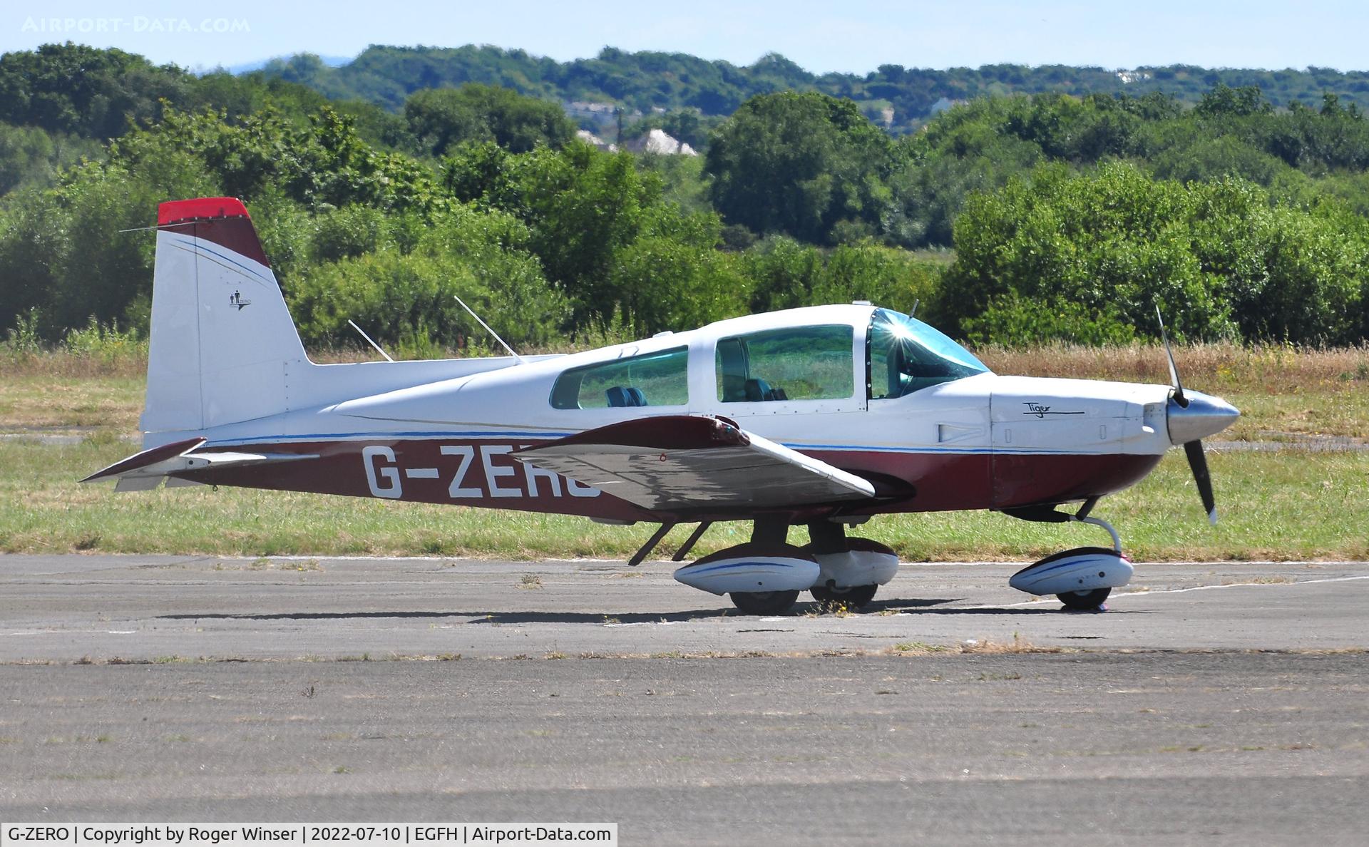 G-ZERO, 1975 Grumman American AA-5B Tiger C/N AA5B-0051, Visiting Tiger.