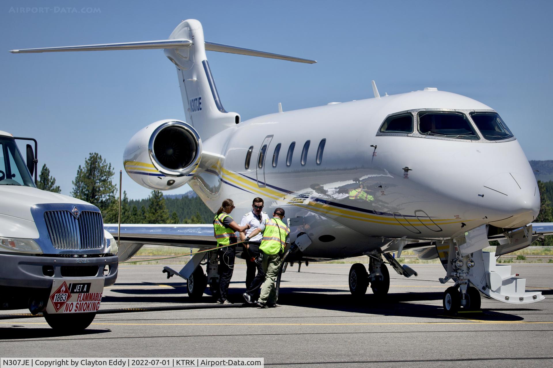 N307JE, 2006 Bombardier Challenger 300 (BD-100-1A10) C/N 20123, Truckee airport in California 2022.