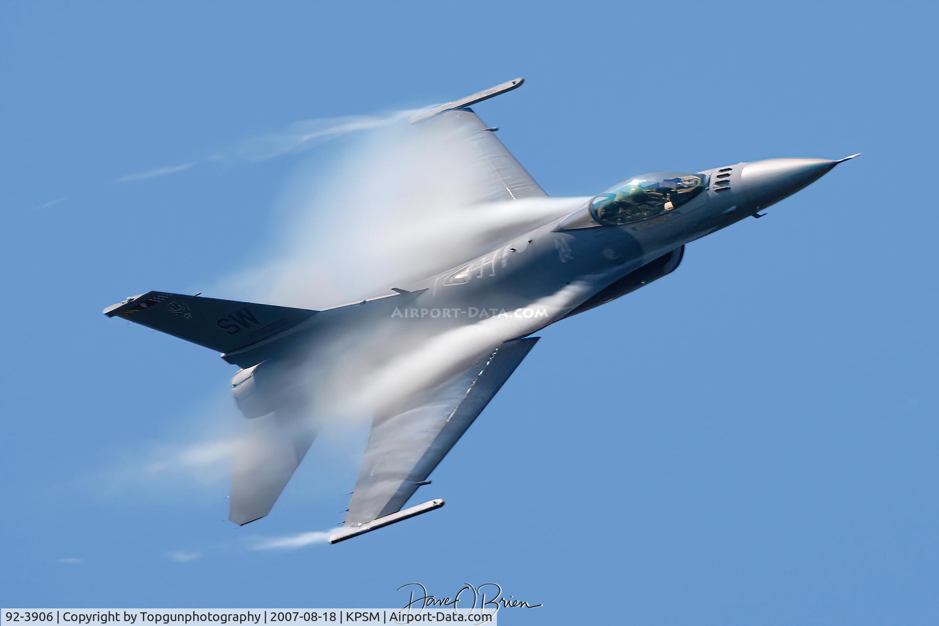 92-3906, 1992 Lockheed F-16CJ Fighting Falcon C/N CC-148, Viper photo pass