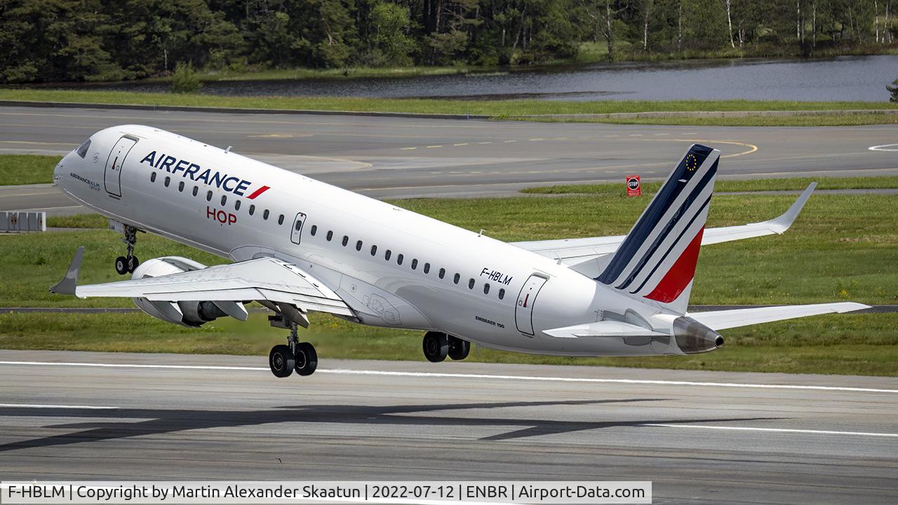 F-HBLM, 2019 Embraer 190STD (ERJ-190-100) C/N 190-00768, Takeoff rwy. 35.