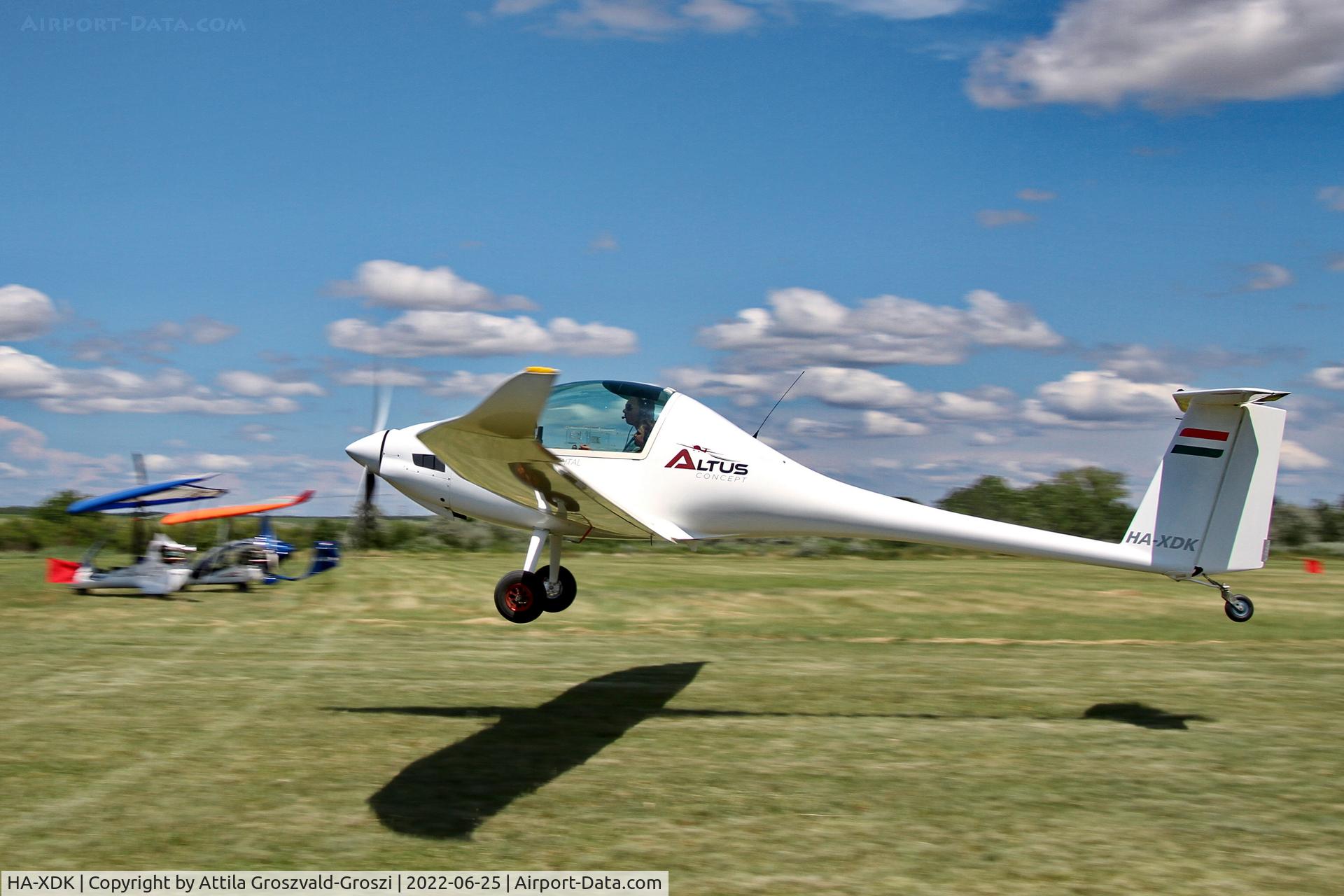 HA-XDK, 2017 Omikron-Dokk Altus C/N 001, Balatonfökajár Airport, Hungary