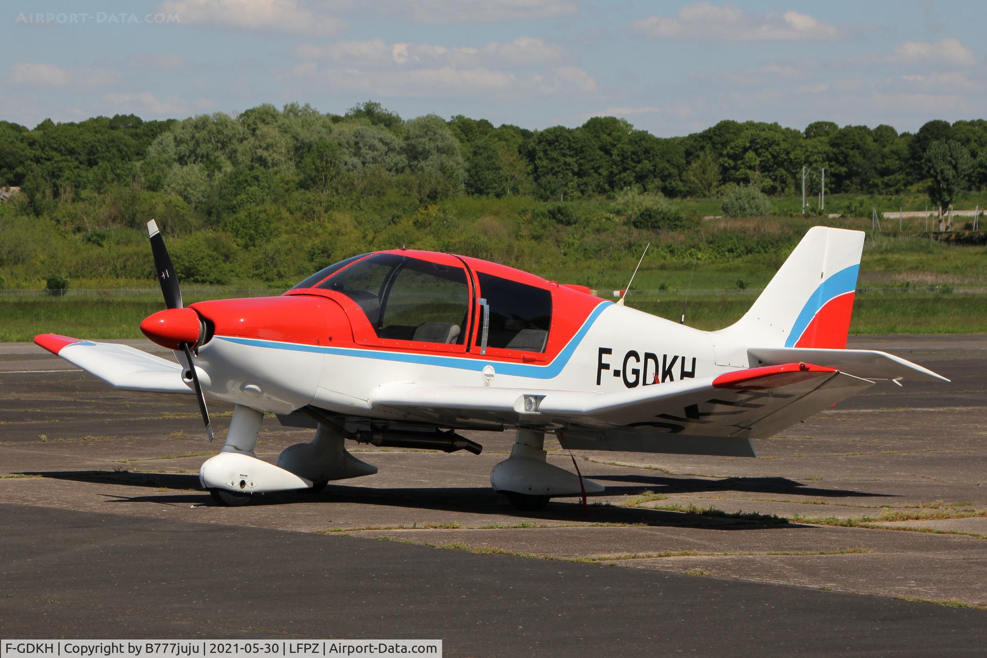 F-GDKH, Robin DR-400-120 Petit Prince C/N 1610, at Saint-Cyr