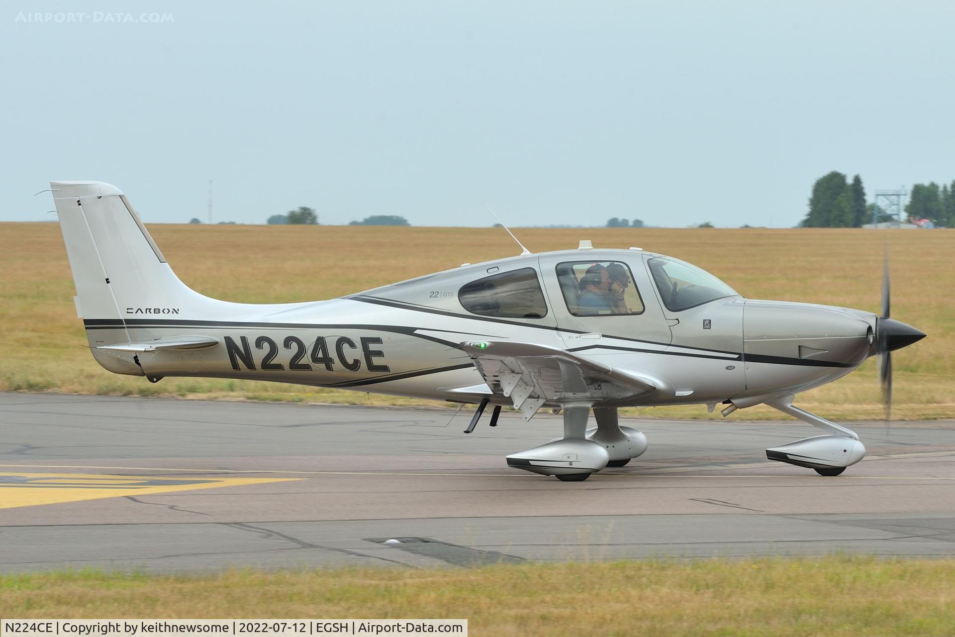 N224CE, 2016 Cirrus SR22 G5 C/N 4396, Leaving Norwich.