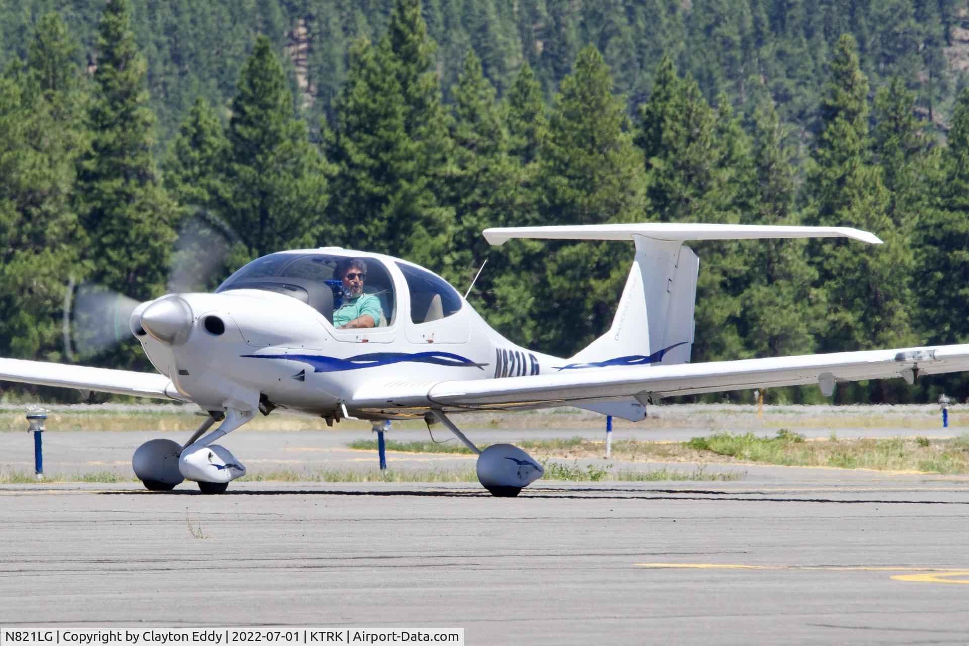 N821LG, 2007 Diamond DA-40 Diamond Star C/N 40.816, Truckee airport in California 2022.