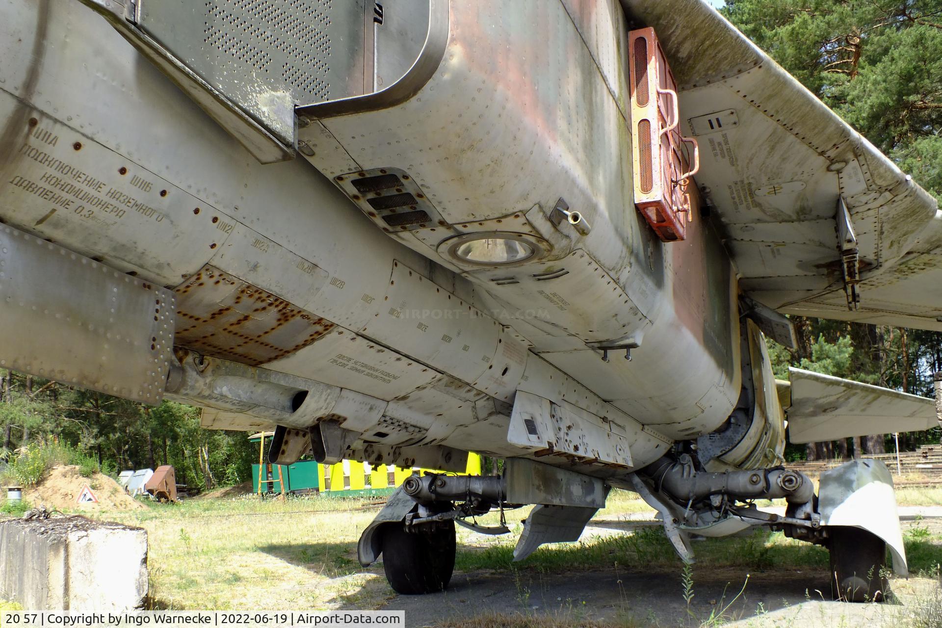 20 57, Mikoyan-Gurevich MiG-23UB C/N A1038506, Mikoyan i Gurevich MiG-23UB FLOGGER-C at the Luftfahrtmuseum Finowfurt