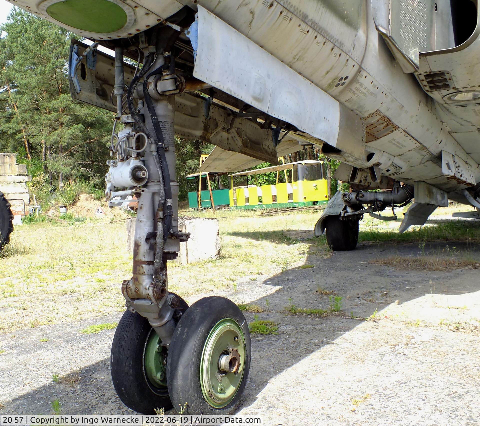 20 57, Mikoyan-Gurevich MiG-23UB C/N A1038506, Mikoyan i Gurevich MiG-23UB FLOGGER-C at the Luftfahrtmuseum Finowfurt