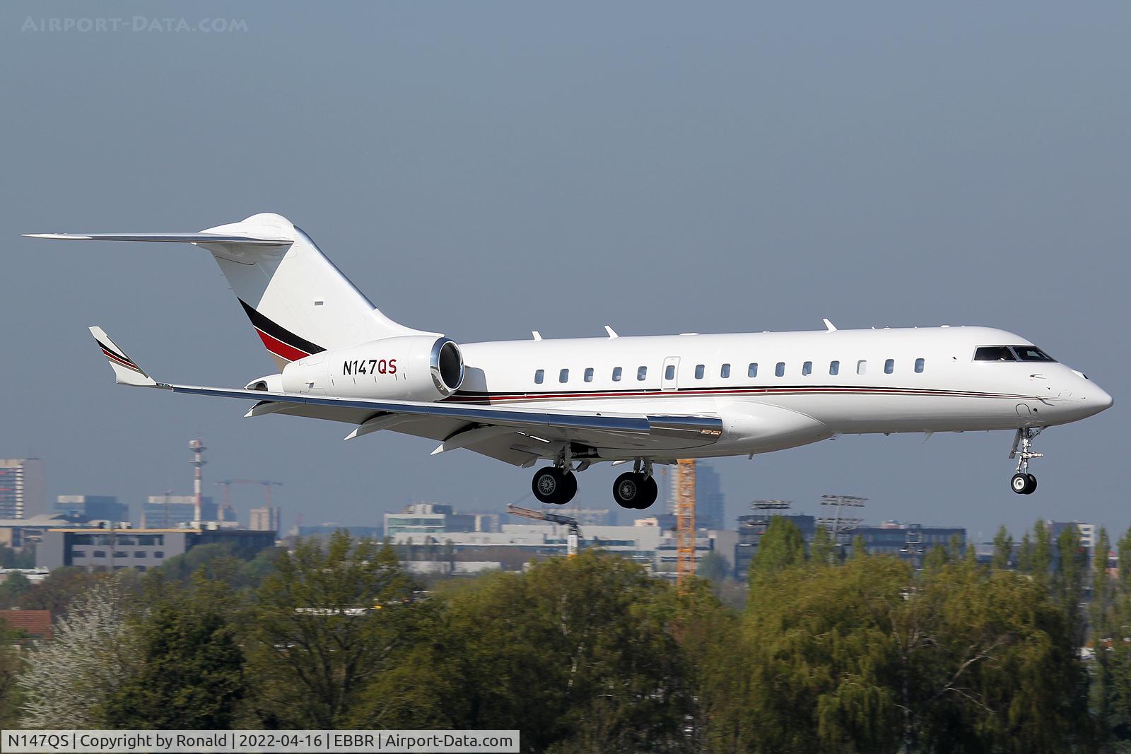 N147QS, 2014 Bombardier BD-700-1A10 Global 6000 C/N 9632, at bru