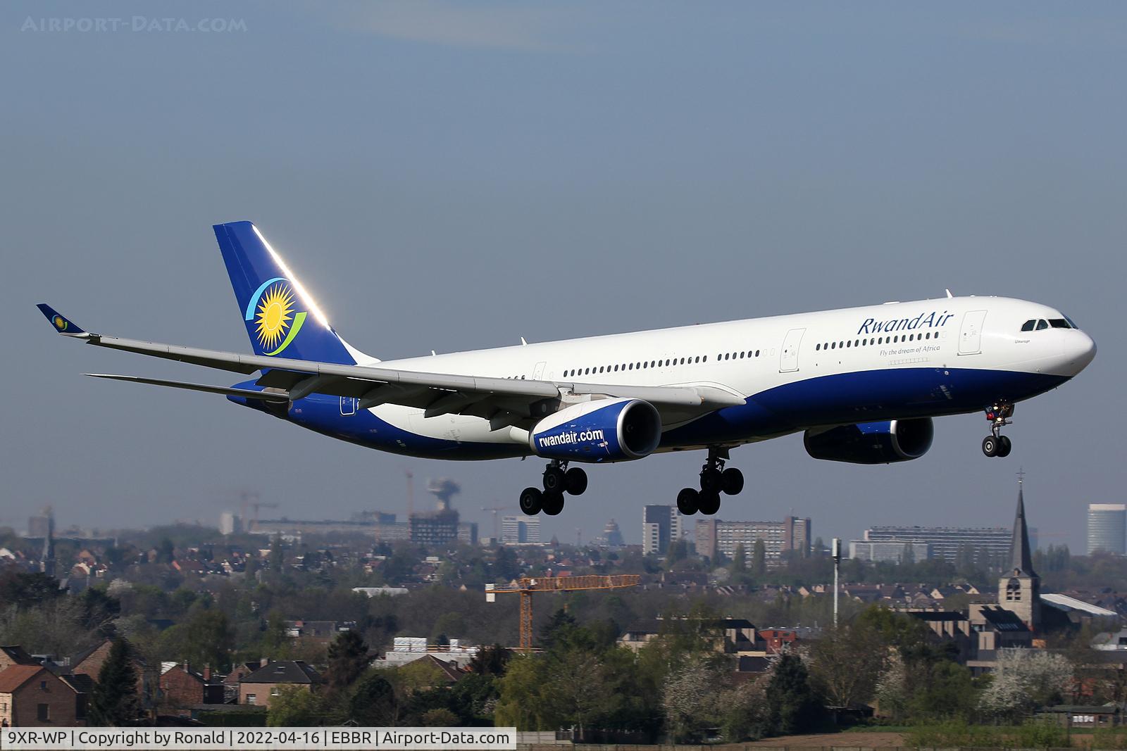 9XR-WP, 2016 Airbus A330-343 C/N 1759, ar bru