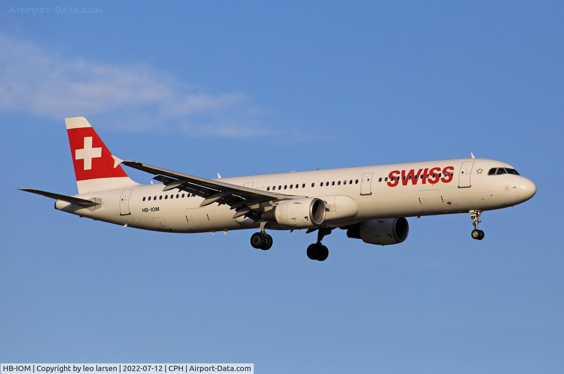 HB-IOM, 2010 Airbus A321-212 C/N 4534, Copenhagen 12.7.2022