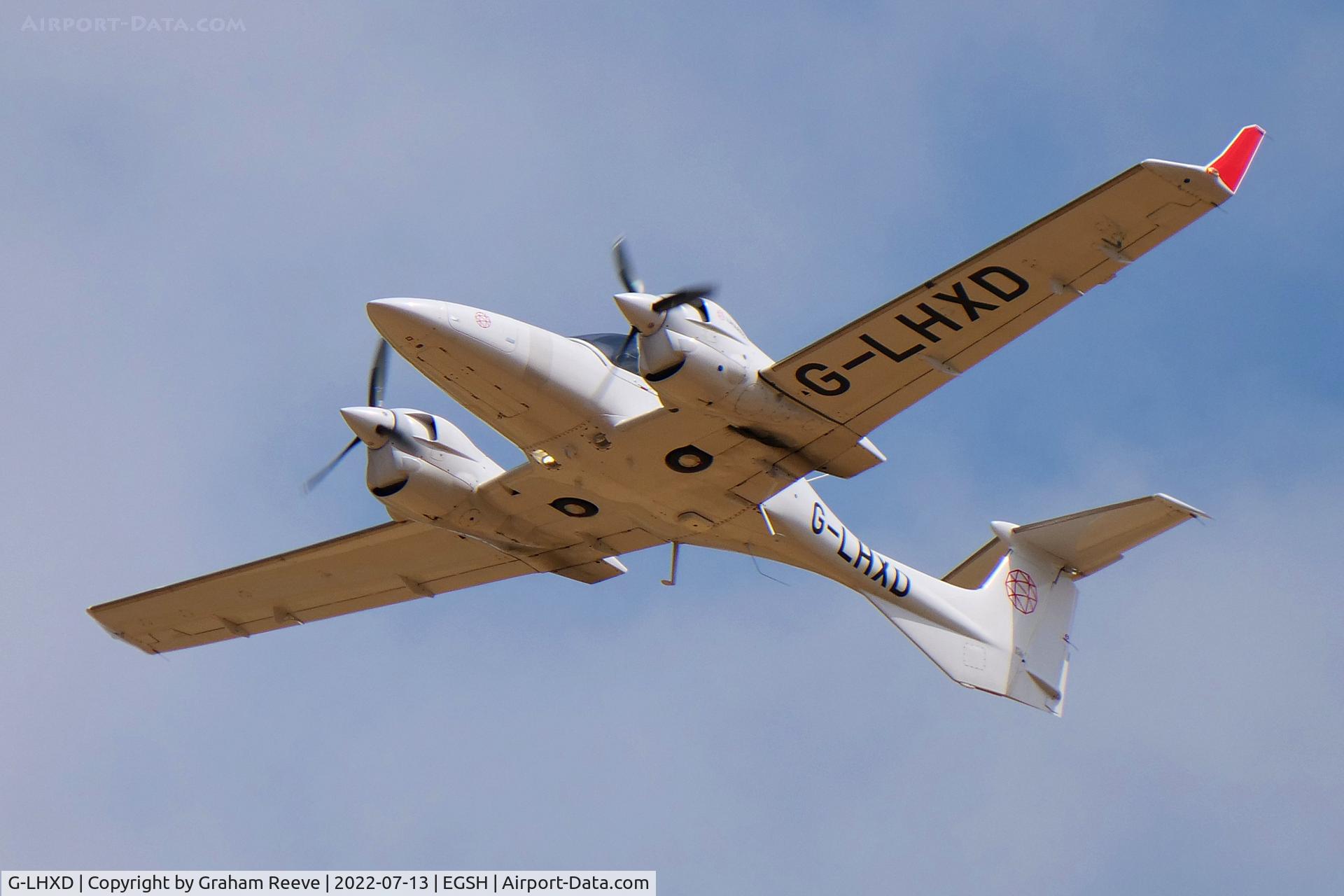 G-LHXD, 2019 Diamond DA-42 NG Twin Star C/N 42.N254, On approach to Norwich.