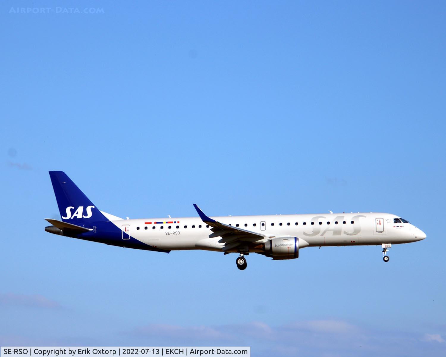 SE-RSO, 2008 Embraer 195LR (ERJ-190-200LR) C/N 19000168, Delivery flight of SE-RSO. Landing rw 22L