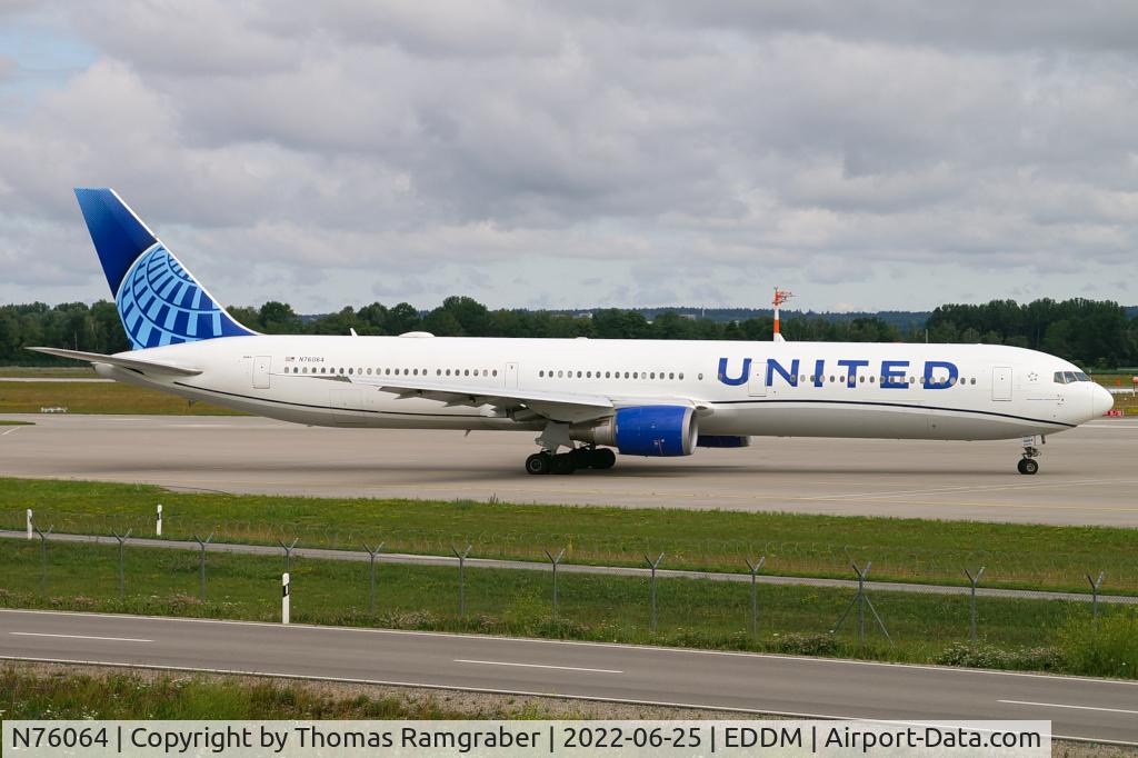 N76064, 2002 Boeing 767-424/ER C/N 29459, United Airlines Boeing 767-400(ER)