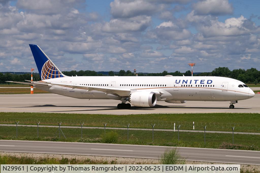 N29961, 2015 Boeing 787-9 Dreamliner Dreamliner C/N 37811, United Airlines Boeing 787-9 Dreamliner
