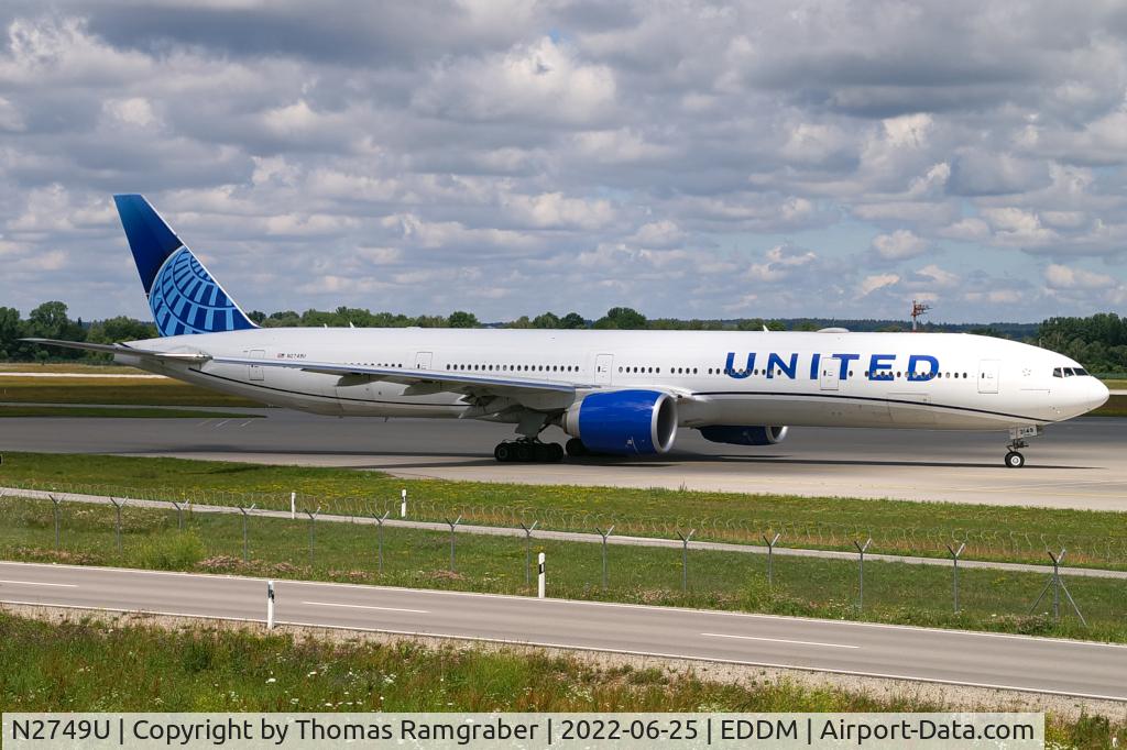 N2749U, 2019 Boeing 777-300/ER C/N 66589, United Airlines Boeing 777-300(ER)