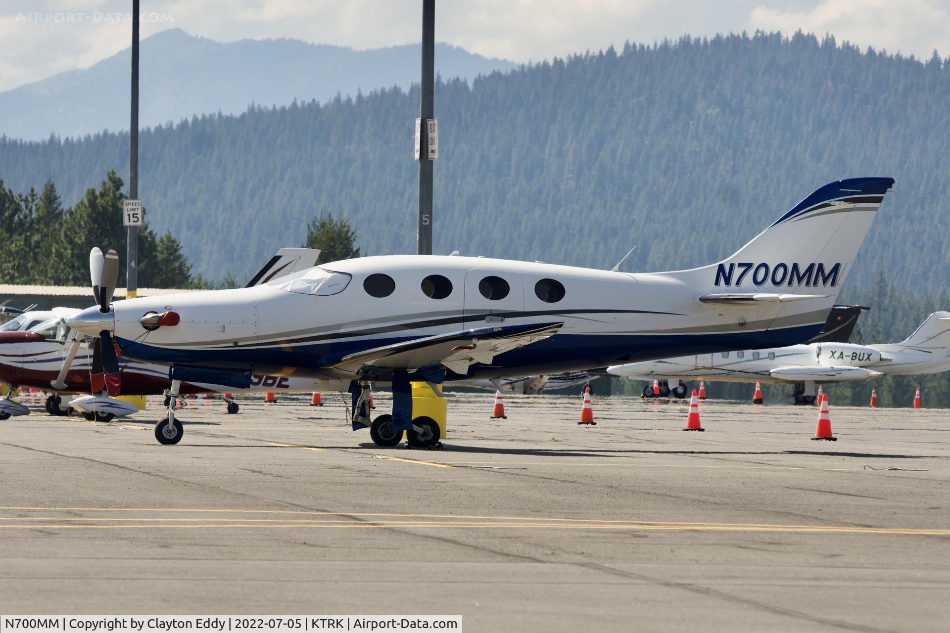 N700MM, 2006 Epic LT Dynasty C/N 010, Truckee airport in California 2022.