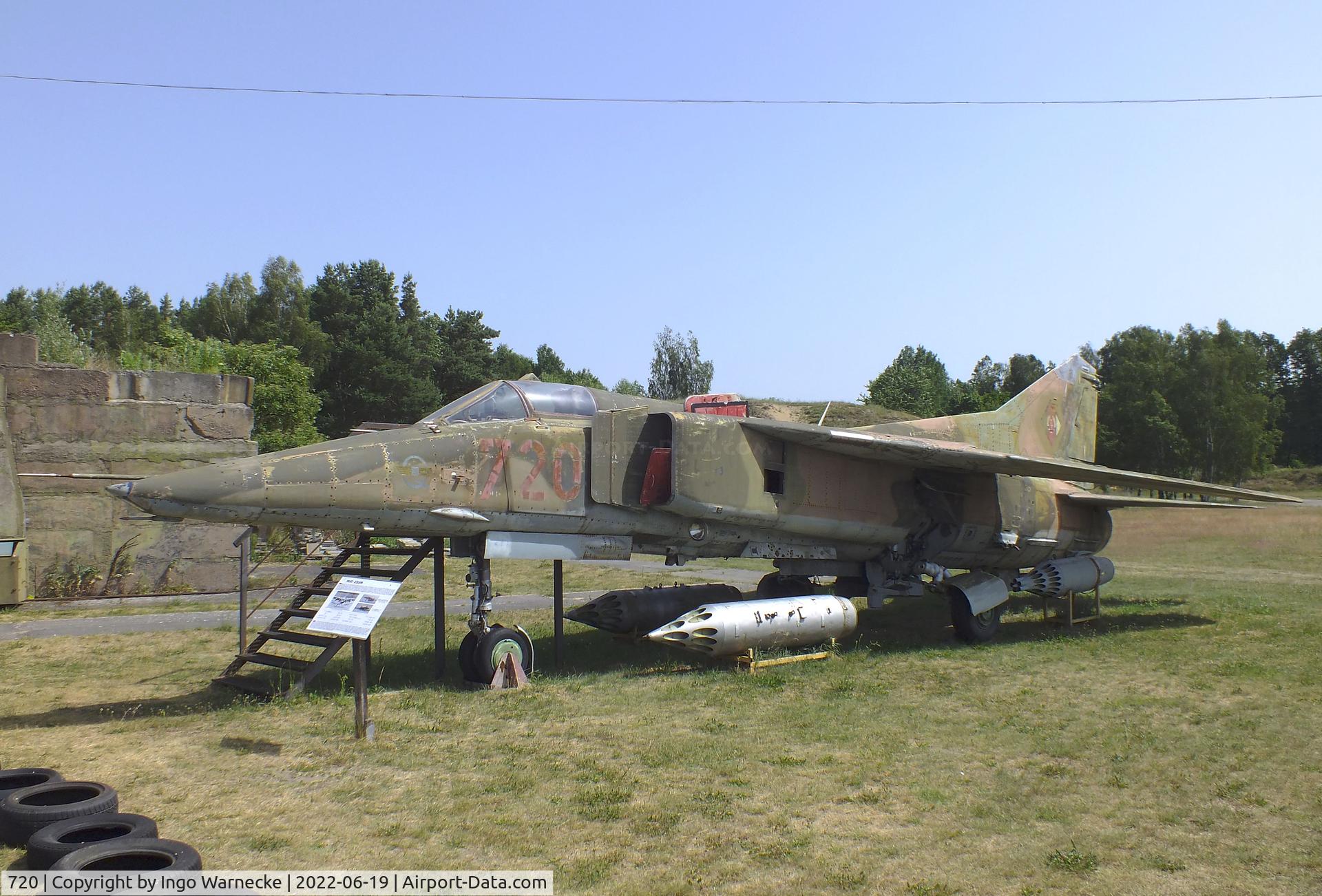 720, 1981 Mikoyan-Gurevich MiG-23BN C/N 039315732, Mikoyan i Gurevich MiG-23BN FLOGGER-H at the Luftfahrtmuseum Finowfurt