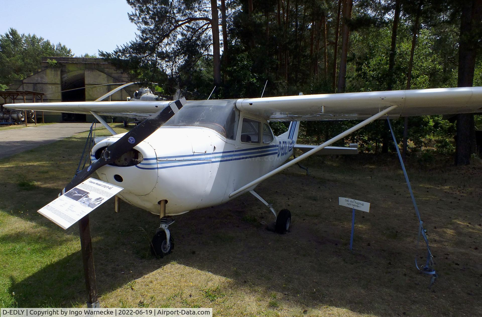 D-EDLY, Reims F172F C/N 0126, Cessna (Reims) F172F at the Luftfahrtmuseum Finowfurt