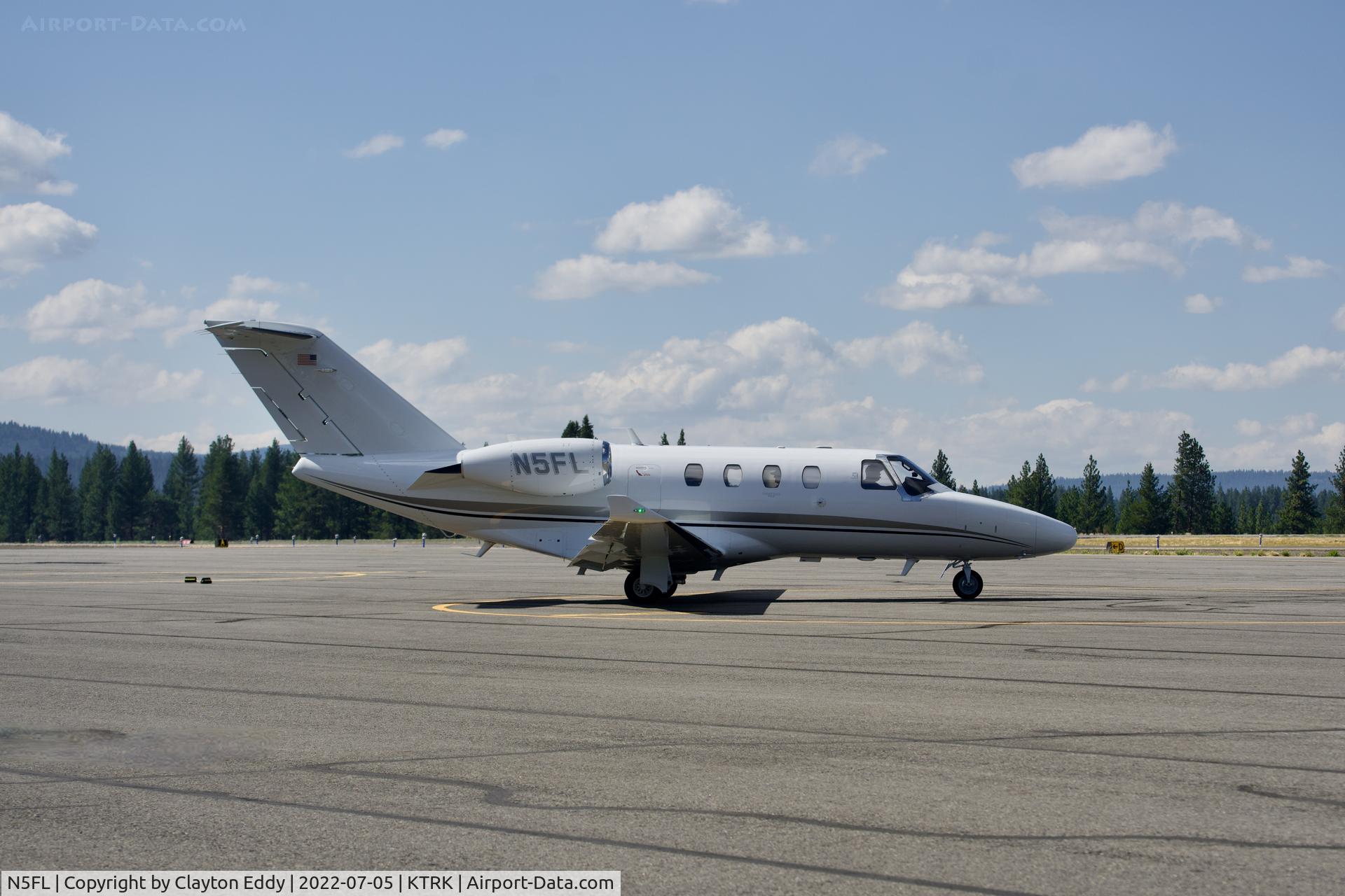 N5FL, 2015 Cessna 525C CitationJet CJ4 CitationJet CJ4 C/N 525C-0904, Truckee airport in California 2022.