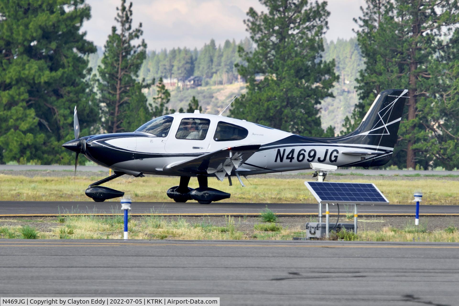N469JG, 2020 Cirrus SR22T C/N 2100, Truckee airport in California 2022.