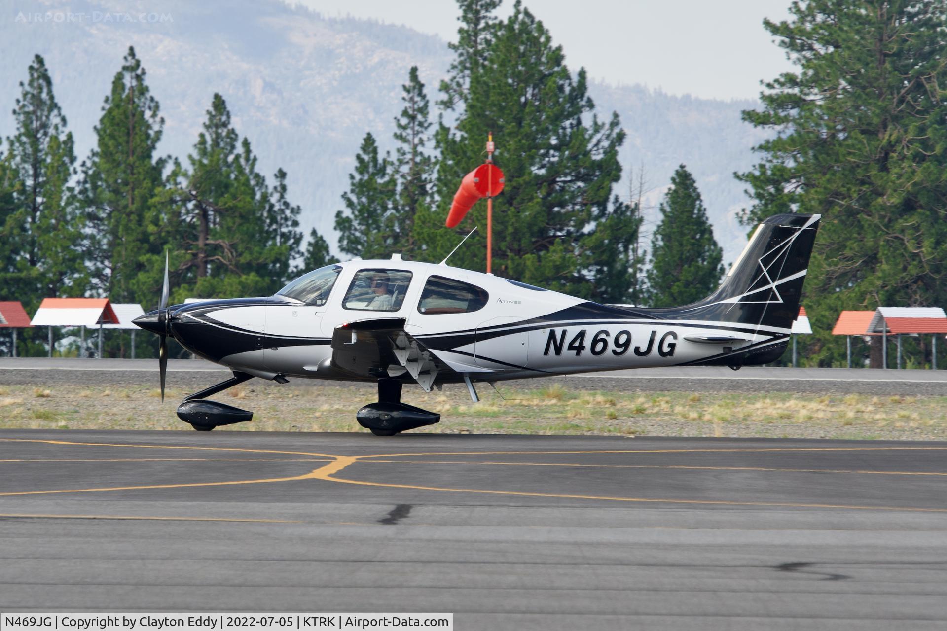 N469JG, 2020 Cirrus SR22T C/N 2100, Truckee airport in California 2022.