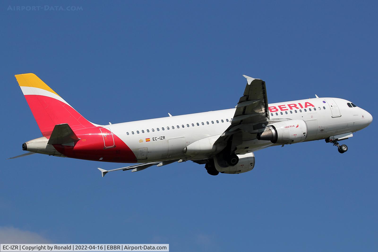 EC-IZR, 2004 Airbus A320-214 C/N 2242, at bru