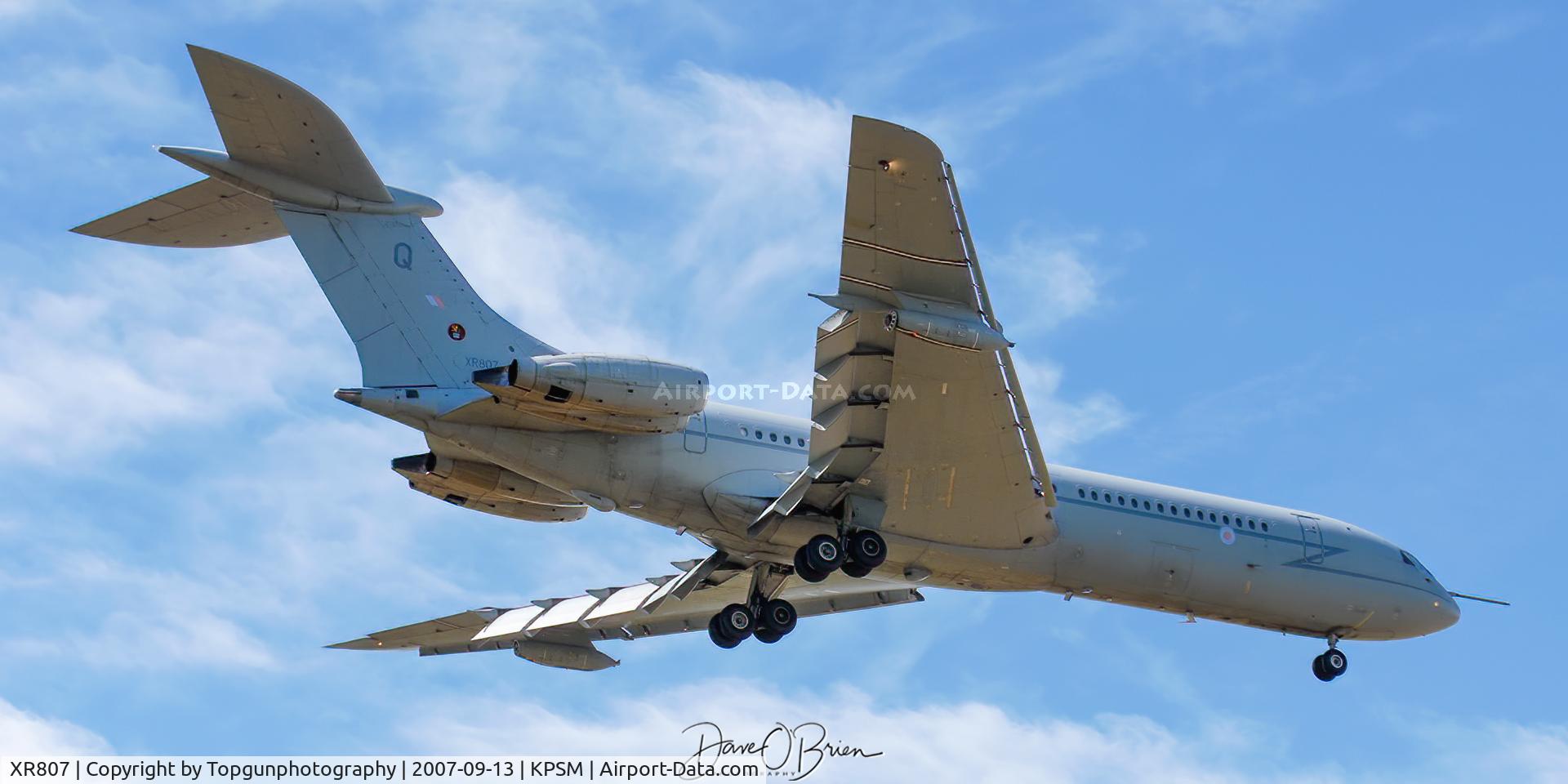 XR807, 1954 Vickers VC10 C.1 C/N 827, inbound RW34