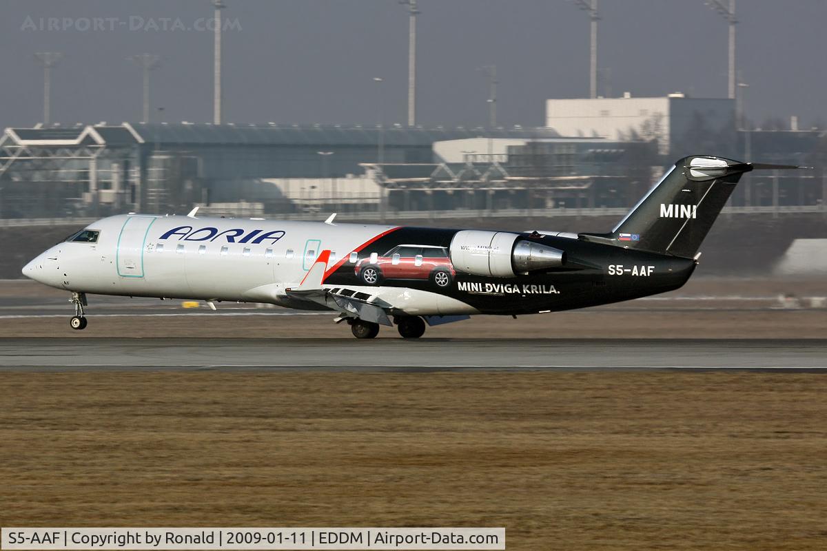 S5-AAF, 1998 Canadair CRJ-200LR (CL-600-2B19) C/N 7272, at muc