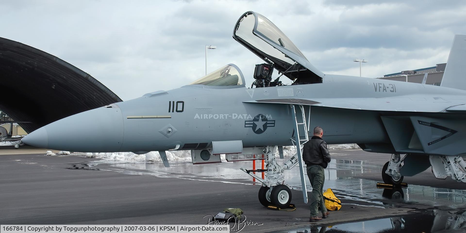 166784, Boeing F/A-18E Super Hornet C/N E130, Preflight